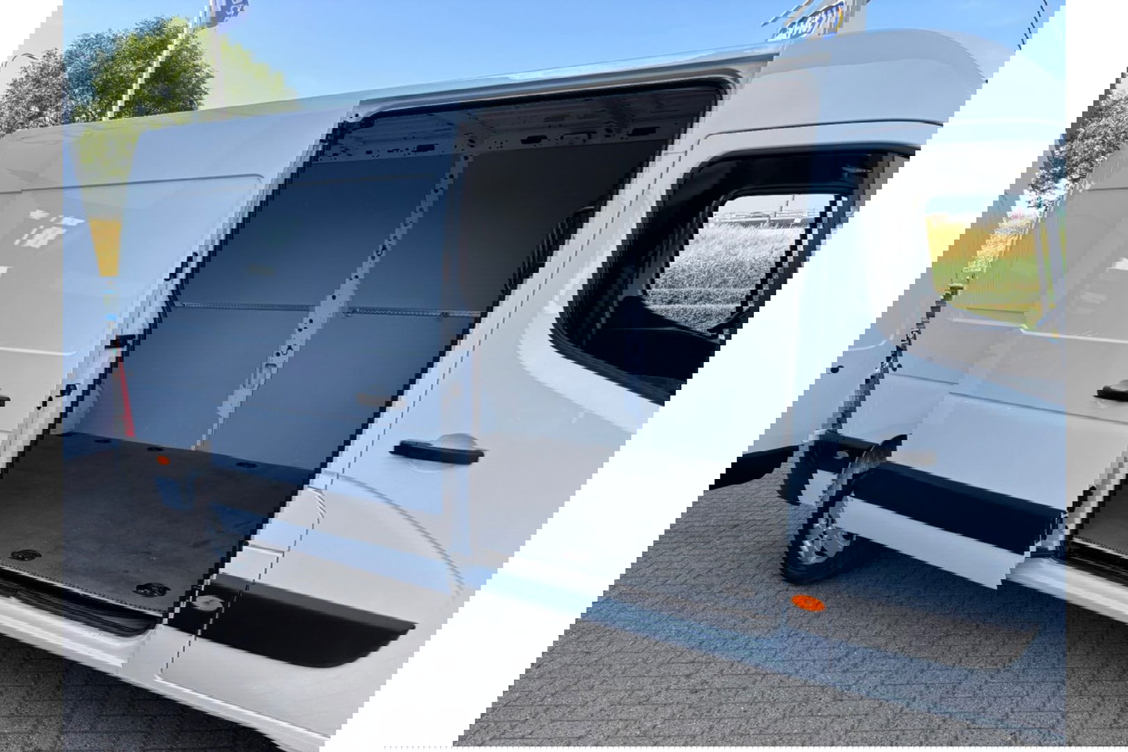 Renault Master T35 2.3DCI L3H2 AIRCO NAVI CRUISE PDC 3ZITPL SCHUIFDEUR.