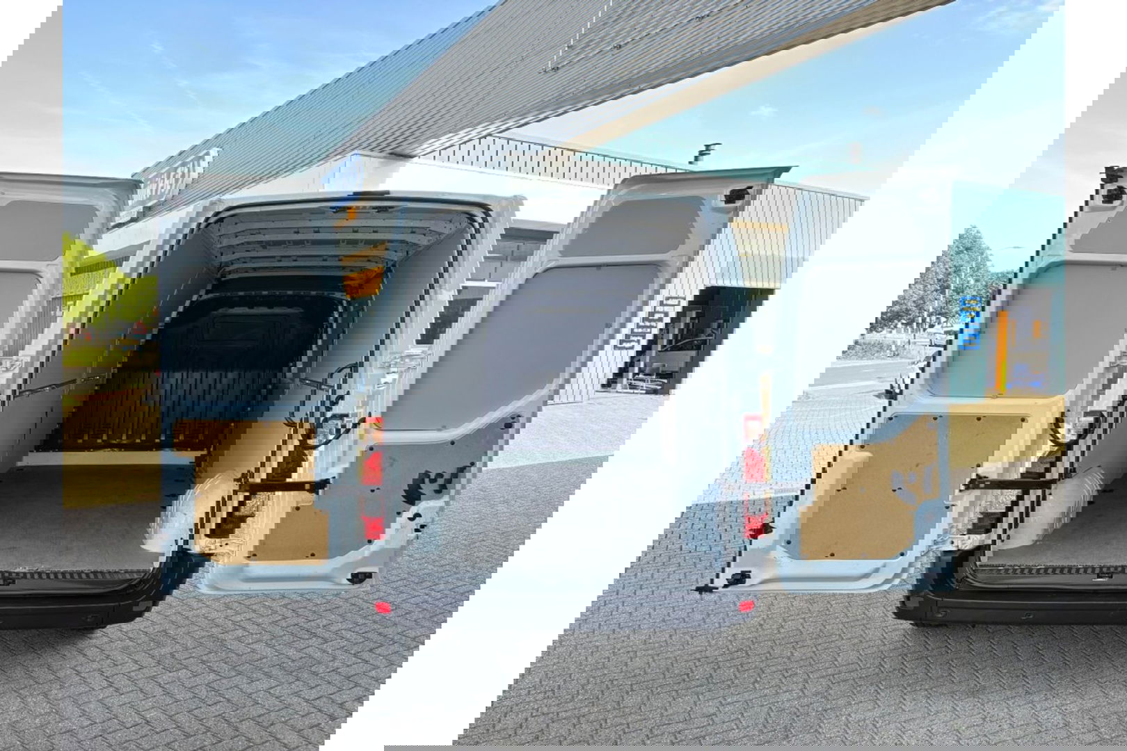 Renault Master T35 2.3DCI L3H2 AIRCO NAVI CRUISE PDC 3ZITPL SCHUIFDEUR.