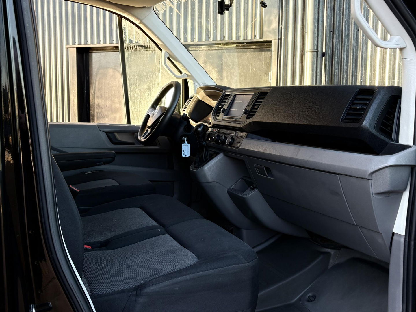 Volkswagen Crafter 35 2.0 TDI L4H3 177PK AUTOMAAT | MOOIE UITVOERING | LUCHTVERING | ZWART |