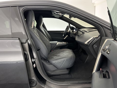 BMW iX xDrive40 High Executive 77 kWh [ 3-Fase ] (INCL-BTW) Aut. *PANO | HEAD-UP | HARMAN/KARDON-SURROUND | SOFT-CLOSE | DAB+ | DIGI-COCKPIT | HEATED-COMFORTSEATS | LASER-LED | CARPLAY | TOWBAR | AMBIENT-LIGHT | TOPVIEW | MEMORY-