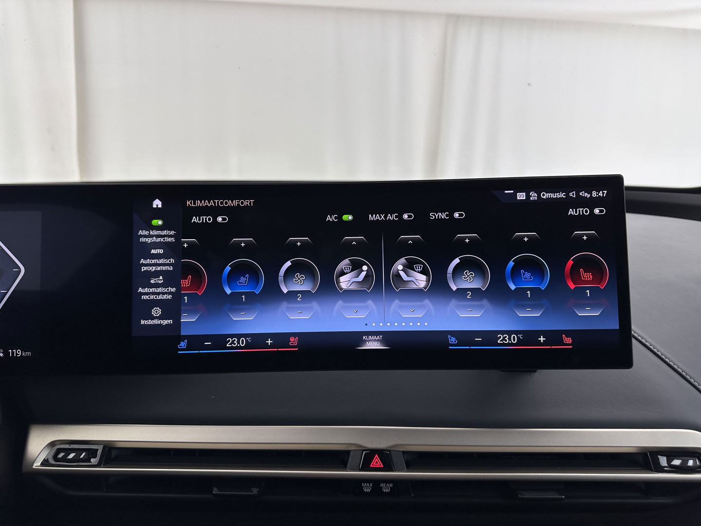 BMW iX xDrive40 High Executive 77 kWh [ 3-Fase ] (INCL-BTW) Aut. *PANO | HEAD-UP | HARMAN/KARDON-SURROUND | SOFT-CLOSE | DAB+ | DIGI-COCKPIT | HEATED-COMFORTSEATS | LASER-LED | CARPLAY | TOWBAR | AMBIENT-LIGHT | TOPVIEW | MEMORY-