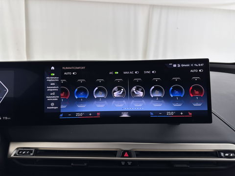 BMW iX xDrive40 High Executive 77 kWh [ 3-Fase ] (INCL-BTW) Aut. *PANO | HEAD-UP | HARMAN/KARDON-SURROUND | SOFT-CLOSE | DAB+ | DIGI-COCKPIT | HEATED-COMFORTSEATS | LASER-LED | CARPLAY | TOWBAR | AMBIENT-LIGHT | TOPVIEW | MEMORY-