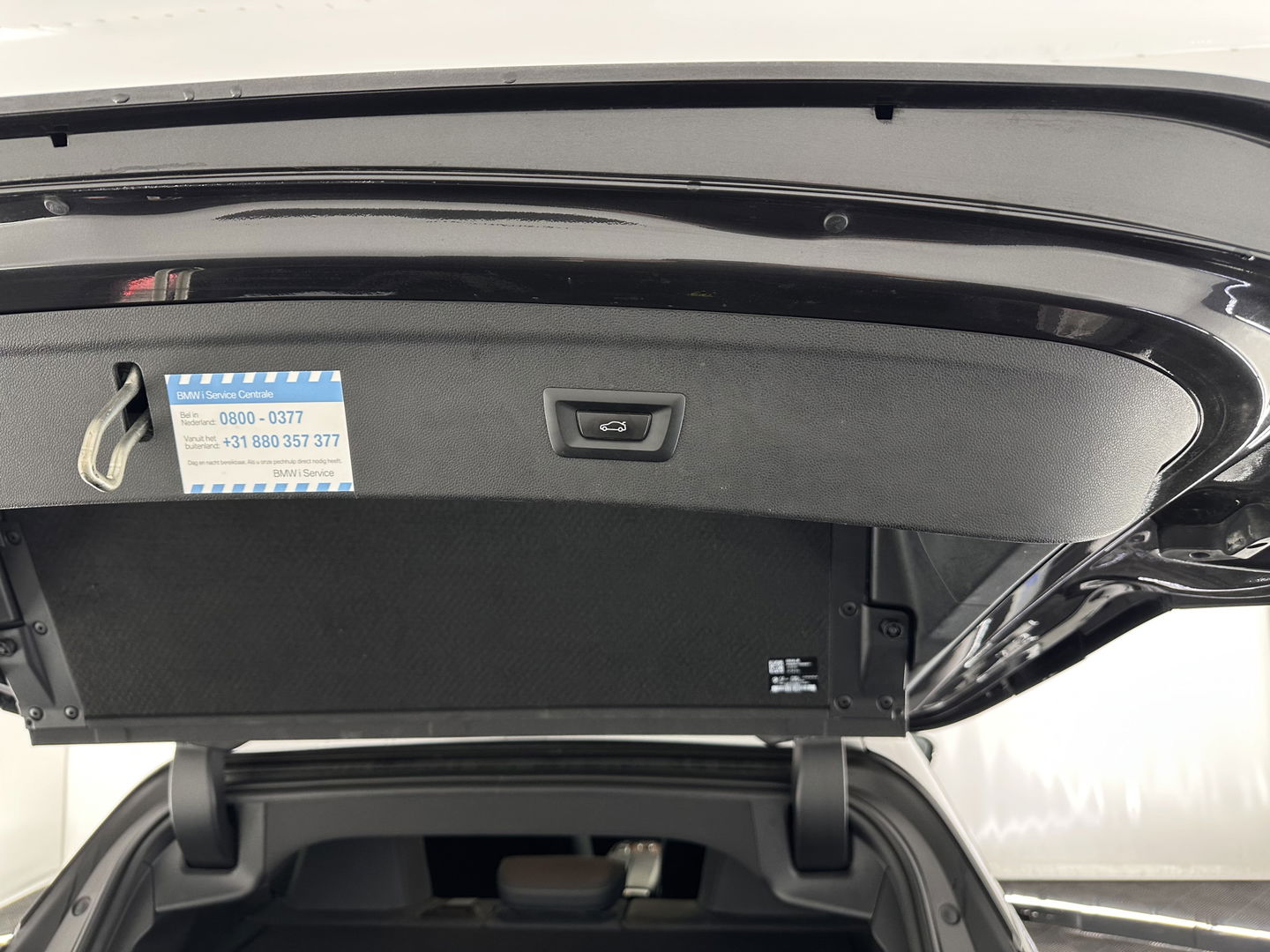 BMW iX xDrive40 High Executive 77 kWh [ 3-Fase ] (INCL-BTW) Aut. *PANO | HEAD-UP | HARMAN/KARDON-SURROUND | SOFT-CLOSE | DAB+ | DIGI-COCKPIT | HEATED-COMFORTSEATS | LASER-LED | CARPLAY | TOWBAR | AMBIENT-LIGHT | TOPVIEW | MEMORY-