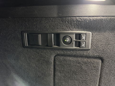 BMW iX xDrive40 High Executive 77 kWh [ 3-Fase ] (INCL-BTW) Aut. *PANO | HEAD-UP | HARMAN/KARDON-SURROUND | SOFT-CLOSE | DAB+ | DIGI-COCKPIT | HEATED-COMFORTSEATS | LASER-LED | CARPLAY | TOWBAR | AMBIENT-LIGHT | TOPVIEW | MEMORY-