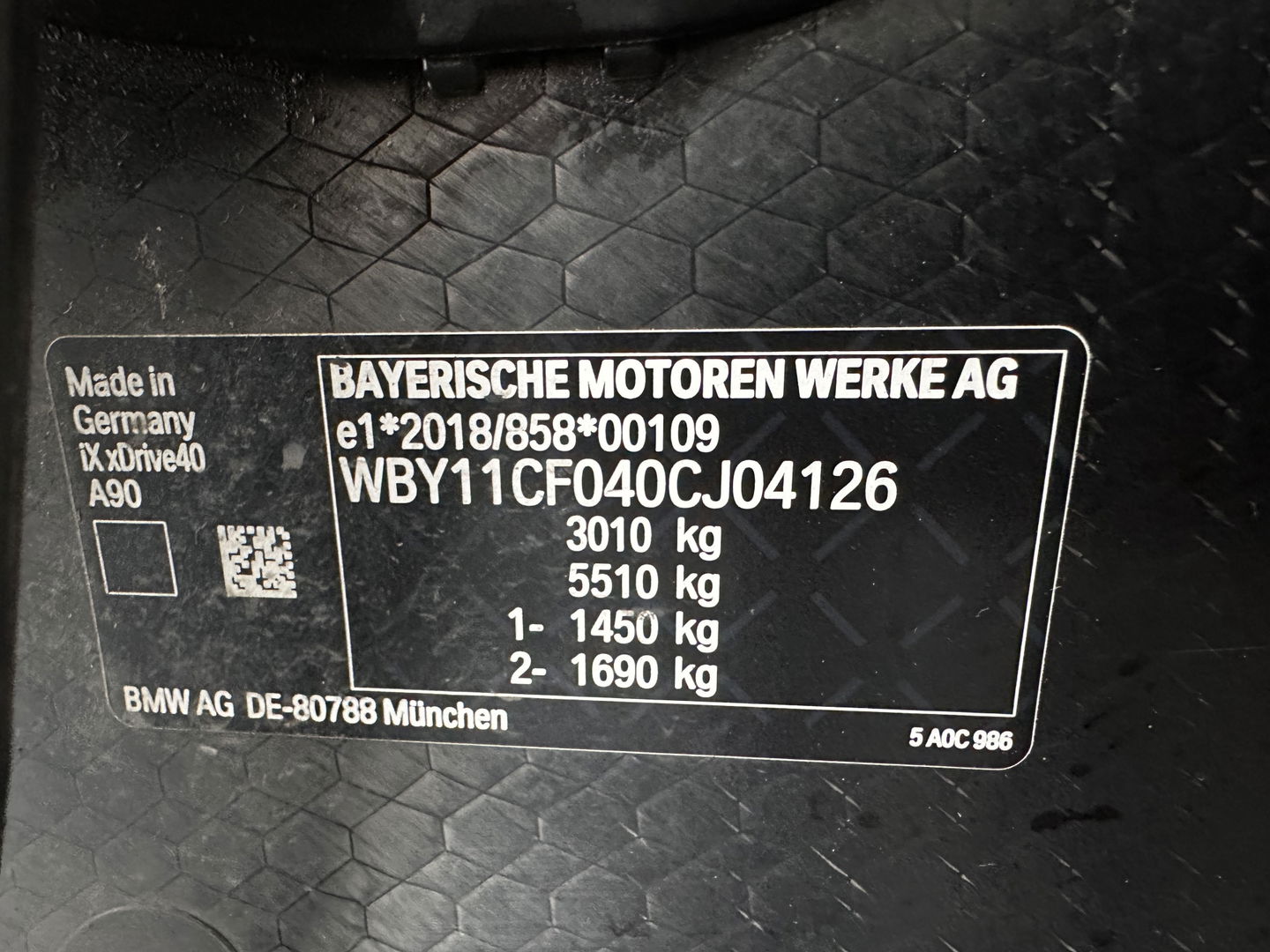 BMW iX xDrive40 High Executive 77 kWh [ 3-Fase ] (INCL-BTW) Aut. *PANO | HEAD-UP | HARMAN/KARDON-SURROUND | SOFT-CLOSE | DAB+ | DIGI-COCKPIT | HEATED-COMFORTSEATS | LASER-LED | CARPLAY | TOWBAR | AMBIENT-LIGHT | TOPVIEW | MEMORY-