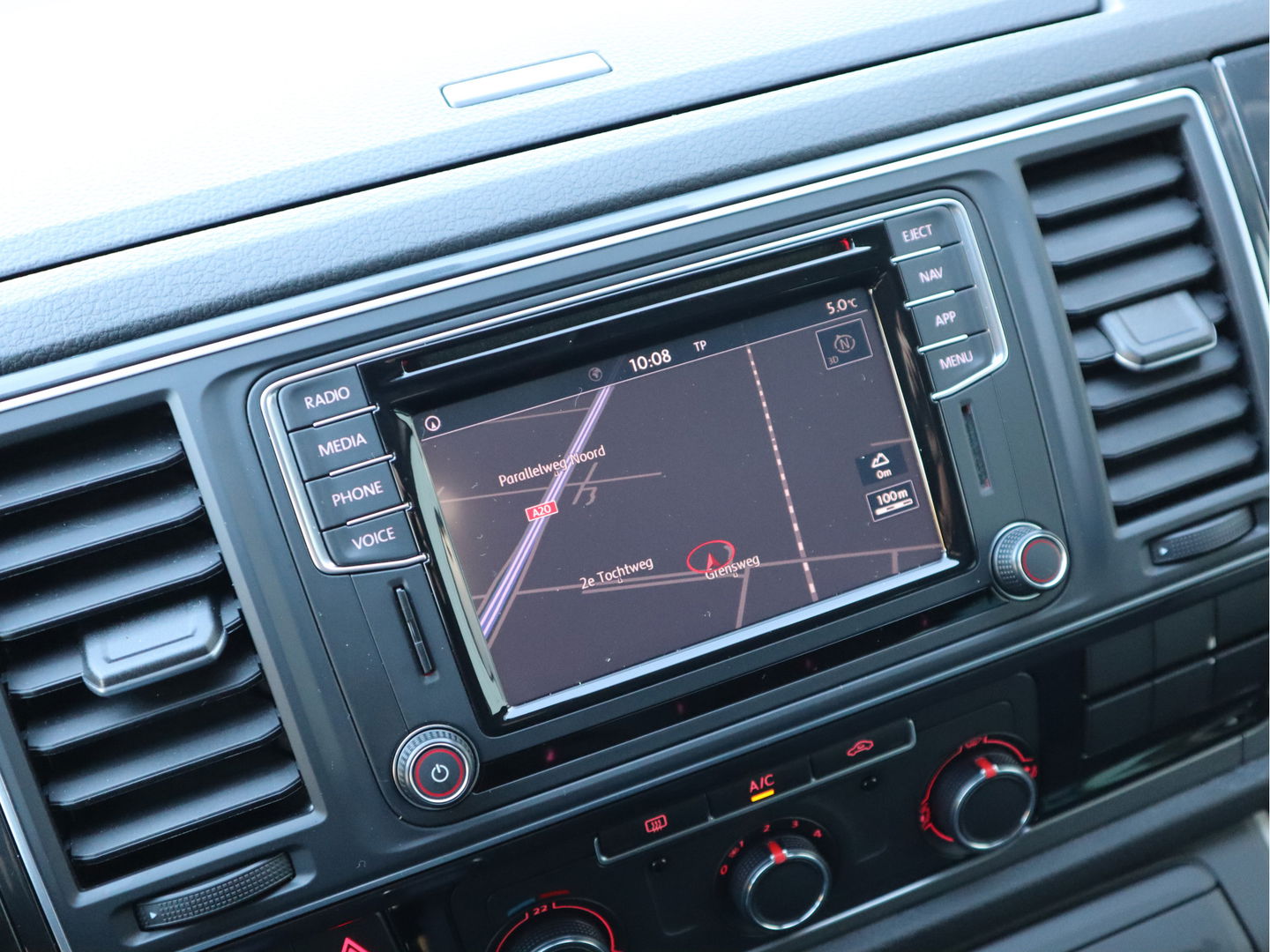 Volkswagen Transporter 2.0 TDI 150 pk Euro 6 DSG Automaat - 5 Pers. DC - Lang L2 - Trekhaak