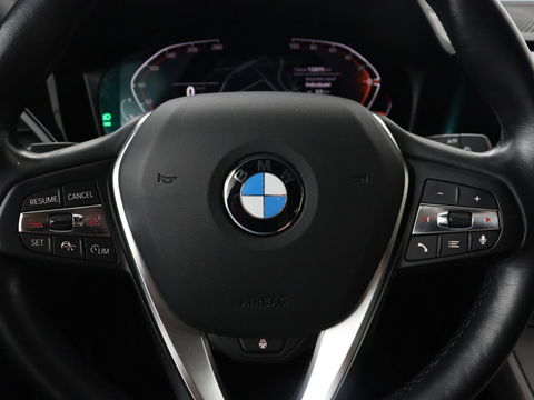 BMW 3 Serie 318i Executive Edition | Adaptive cruise | Leder | Stoel & stuurverwarming | Carplay | Harman/Kardon | Navigatie | Live Cockpit | Climate control | Parkeerhulp
