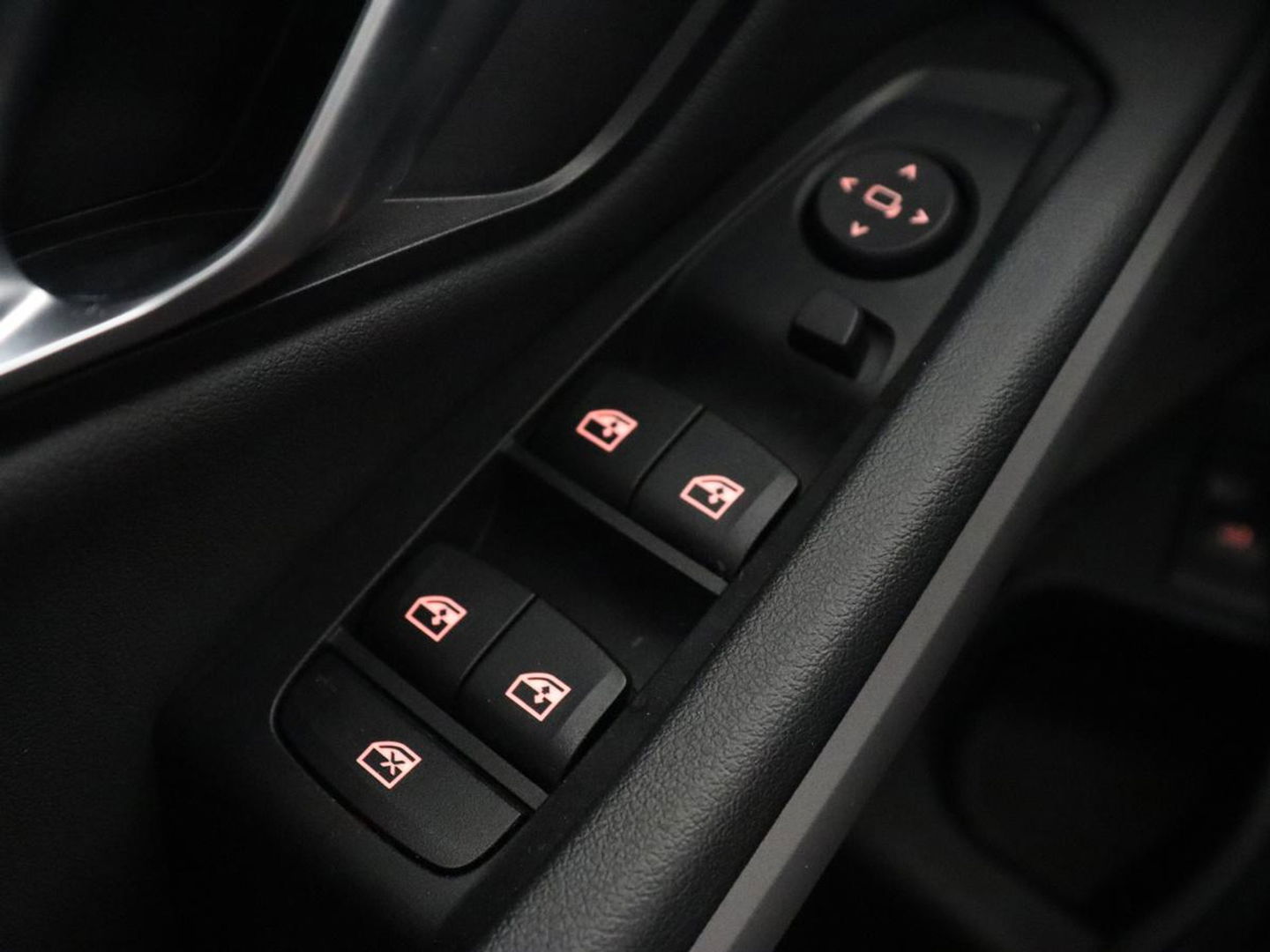 BMW 3 Serie 318i Executive Edition | Adaptive cruise | Leder | Stoel & stuurverwarming | Carplay | Harman/Kardon | Navigatie | Live Cockpit | Climate control | Parkeerhulp