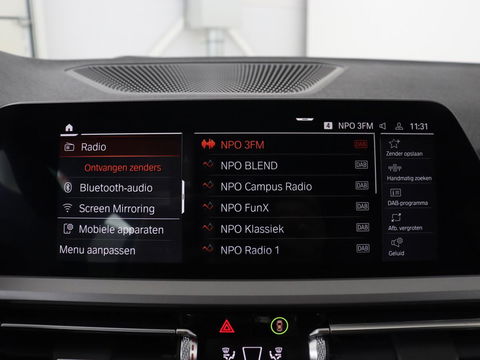 BMW 3 Serie 318i Executive Edition | Adaptive cruise | Leder | Stoel & stuurverwarming | Carplay | Harman/Kardon | Navigatie | Live Cockpit | Climate control | Parkeerhulp