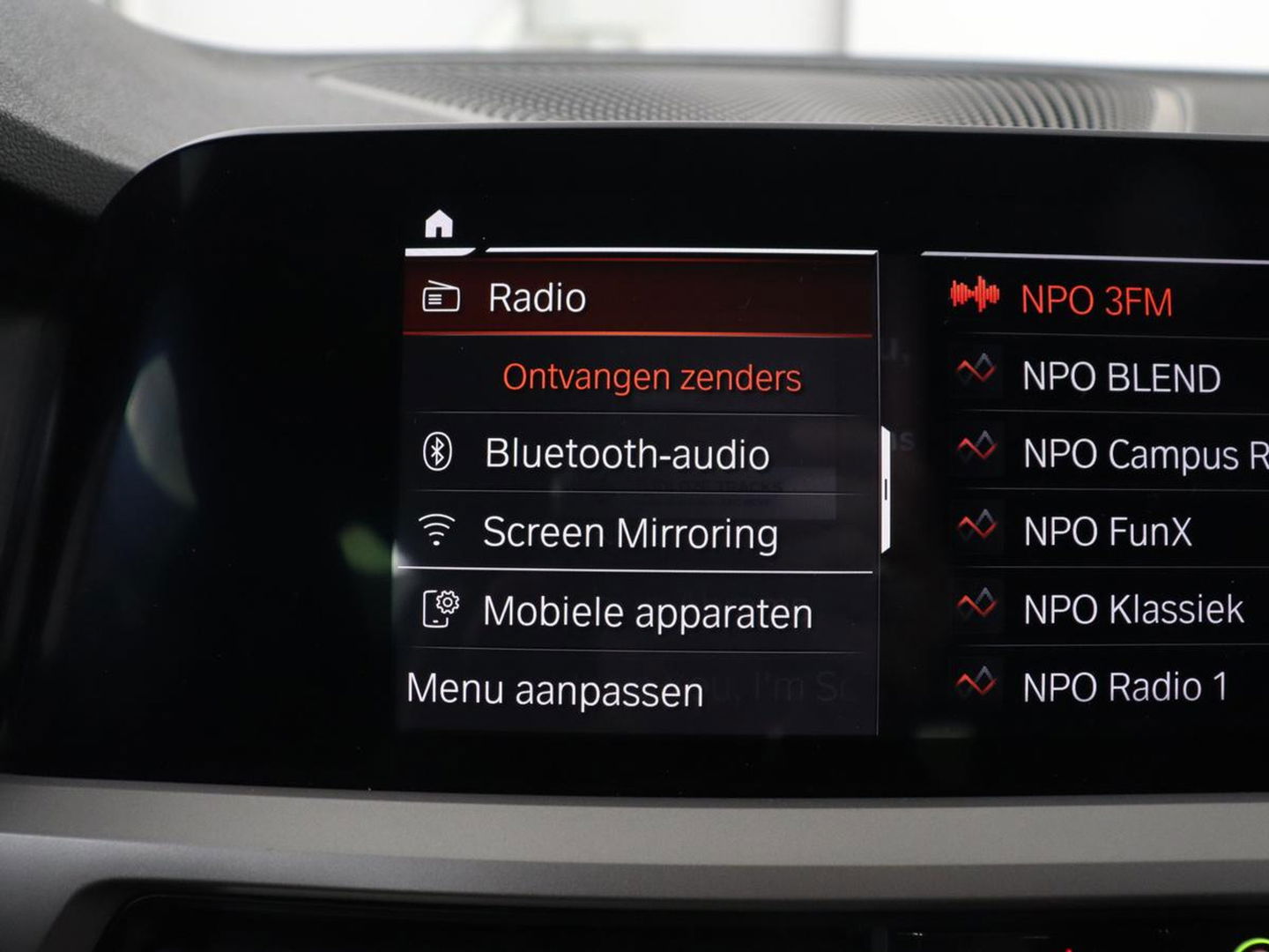 BMW 3 Serie 318i Executive Edition | Adaptive cruise | Leder | Stoel & stuurverwarming | Carplay | Harman/Kardon | Navigatie | Live Cockpit | Climate control | Parkeerhulp