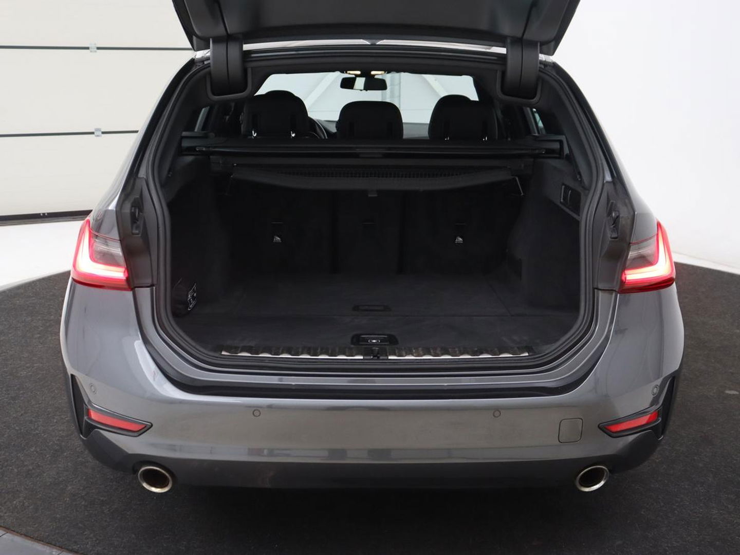 BMW 3 Serie 318i Executive Edition | Adaptive cruise | Leder | Stoel & stuurverwarming | Carplay | Harman/Kardon | Navigatie | Live Cockpit | Climate control | Parkeerhulp