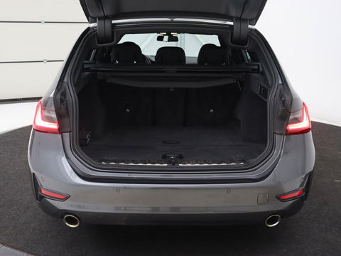 BMW 3 Serie 318i Executive Edition | Adaptive cruise | Leder | Stoel & stuurverwarming | Carplay | Harman/Kardon | Navigatie | Live Cockpit | Climate control | Parkeerhulp