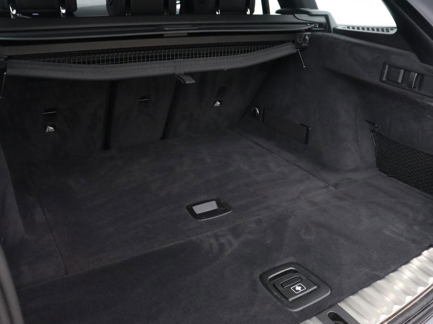 BMW 3 Serie 318i Executive Edition | Adaptive cruise | Leder | Stoel & stuurverwarming | Carplay | Harman/Kardon | Navigatie | Live Cockpit | Climate control | Parkeerhulp