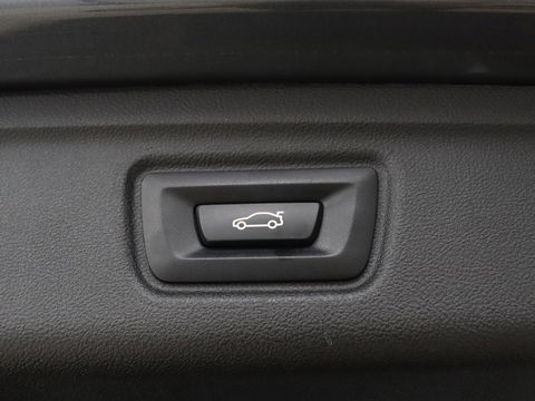 BMW 3 Serie 318i Executive Edition | Adaptive cruise | Leder | Stoel & stuurverwarming | Carplay | Harman/Kardon | Navigatie | Live Cockpit | Climate control | Parkeerhulp