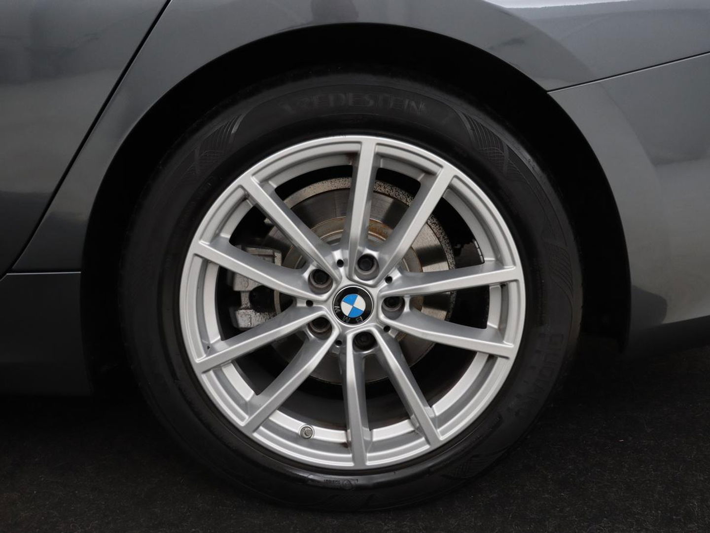 BMW 3 Serie 318i Executive Edition | Adaptive cruise | Leder | Stoel & stuurverwarming | Carplay | Harman/Kardon | Navigatie | Live Cockpit | Climate control | Parkeerhulp