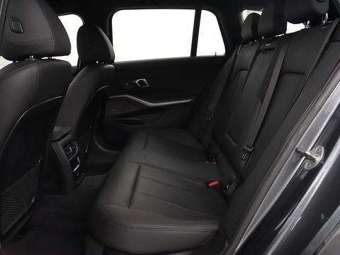 BMW 3 Serie 318i Executive Edition | Adaptive cruise | Leder | Stoel & stuurverwarming | Carplay | Harman/Kardon | Navigatie | Live Cockpit | Climate control | Parkeerhulp