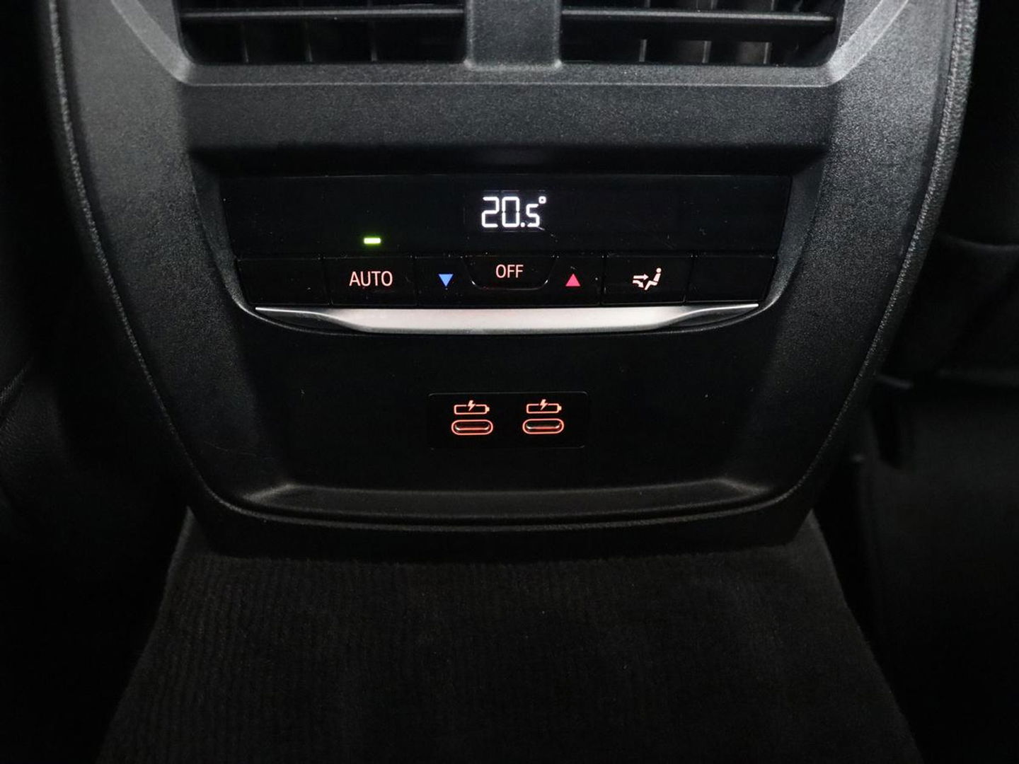 BMW 3 Serie 318i Executive Edition | Adaptive cruise | Leder | Stoel & stuurverwarming | Carplay | Harman/Kardon | Navigatie | Live Cockpit | Climate control | Parkeerhulp