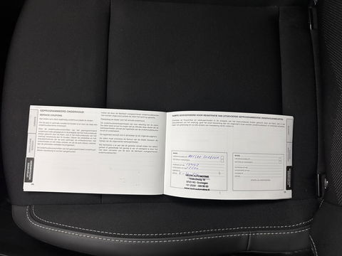 Jeep Avenger Summit 54 kWh [ 3-Fase ] {SOH-95%} (INCL-BTW) *HEATPUMP | LEATHER-MICROFIBRE | FULL-LED | ADAPTIVE-CRUISE | BLIND-SPOT | CAMERA | DIGI-COCKPIT | NAVI-FULLMAP | HEATED-COMFORTSEATS | ECC | AMBIENT-LIGHT | PDC | CARPLAY | CRUISE