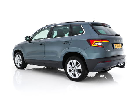 Škoda Karoq 1.5 TSI ACT Business Edition Plus (INCL-BTW) Aut. *PANO | FULL-LED | CANTON-AUDIO | COMFORTSEATS | DAB+ | CAMERA | NAVI-FULLMAP | KEYLESS | PRIVACY-GLASS | ECC | AMBIENTLIGHT | PDC | CRUISE | TOWBAR | 17''ALU*