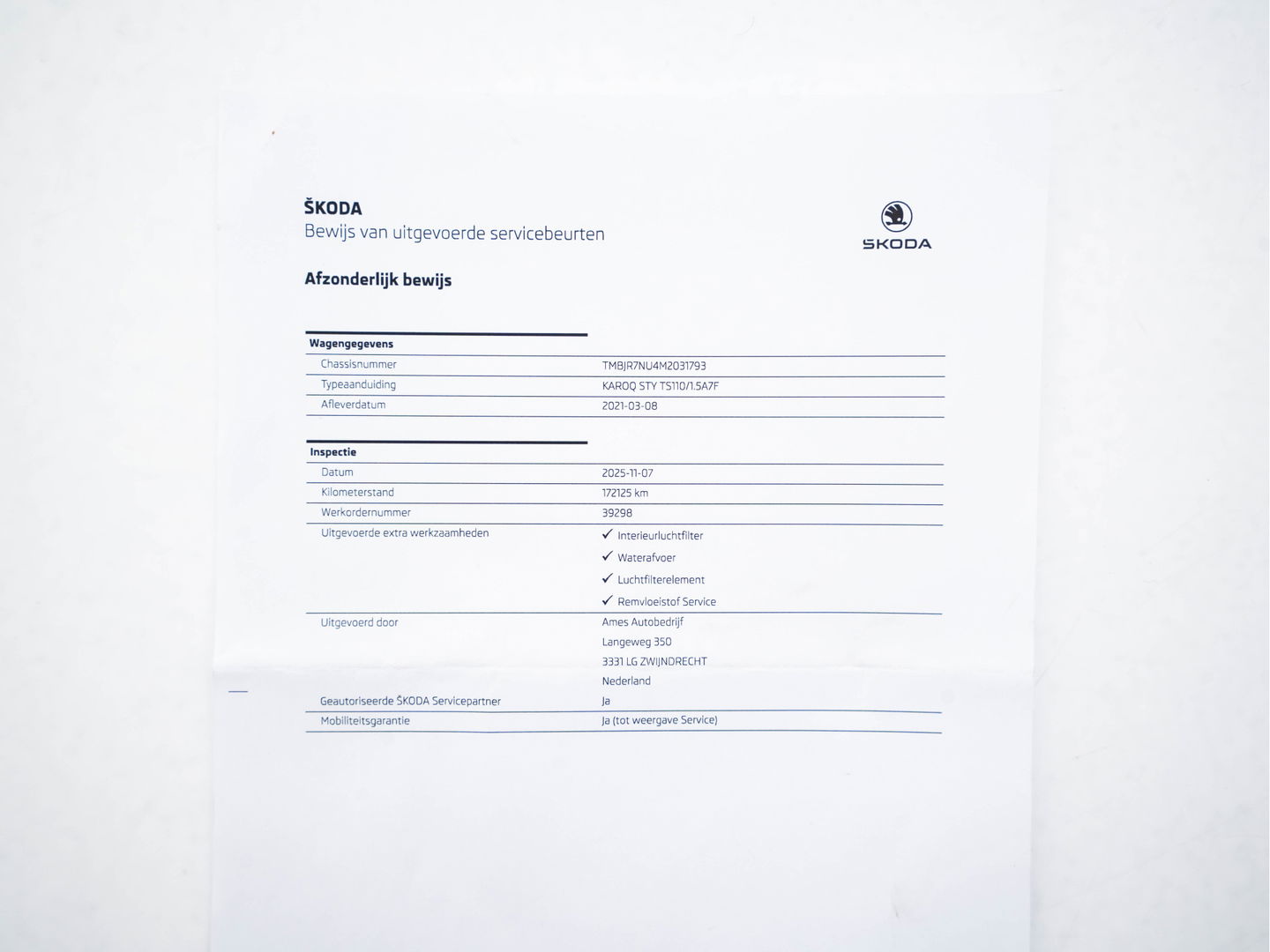 Škoda Karoq 1.5 TSI ACT Business Edition Plus (INCL-BTW) Aut. *PANO | FULL-LED | CANTON-AUDIO | COMFORTSEATS | DAB+ | CAMERA | NAVI-FULLMAP | KEYLESS | PRIVACY-GLASS | ECC | AMBIENTLIGHT | PDC | CRUISE | TOWBAR | 17''ALU*