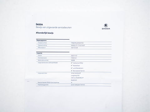 Škoda Karoq 1.5 TSI ACT Business Edition Plus (INCL-BTW) Aut. *PANO | FULL-LED | CANTON-AUDIO | COMFORTSEATS | DAB+ | CAMERA | NAVI-FULLMAP | KEYLESS | PRIVACY-GLASS | ECC | AMBIENTLIGHT | PDC | CRUISE | TOWBAR | 17''ALU*