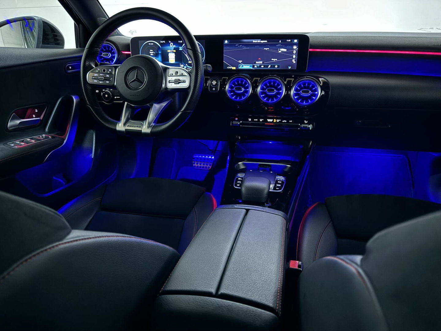 Mercedes-Benz A-Klasse 200 AMG Pano Sfeer Camera Cruise Widescreen