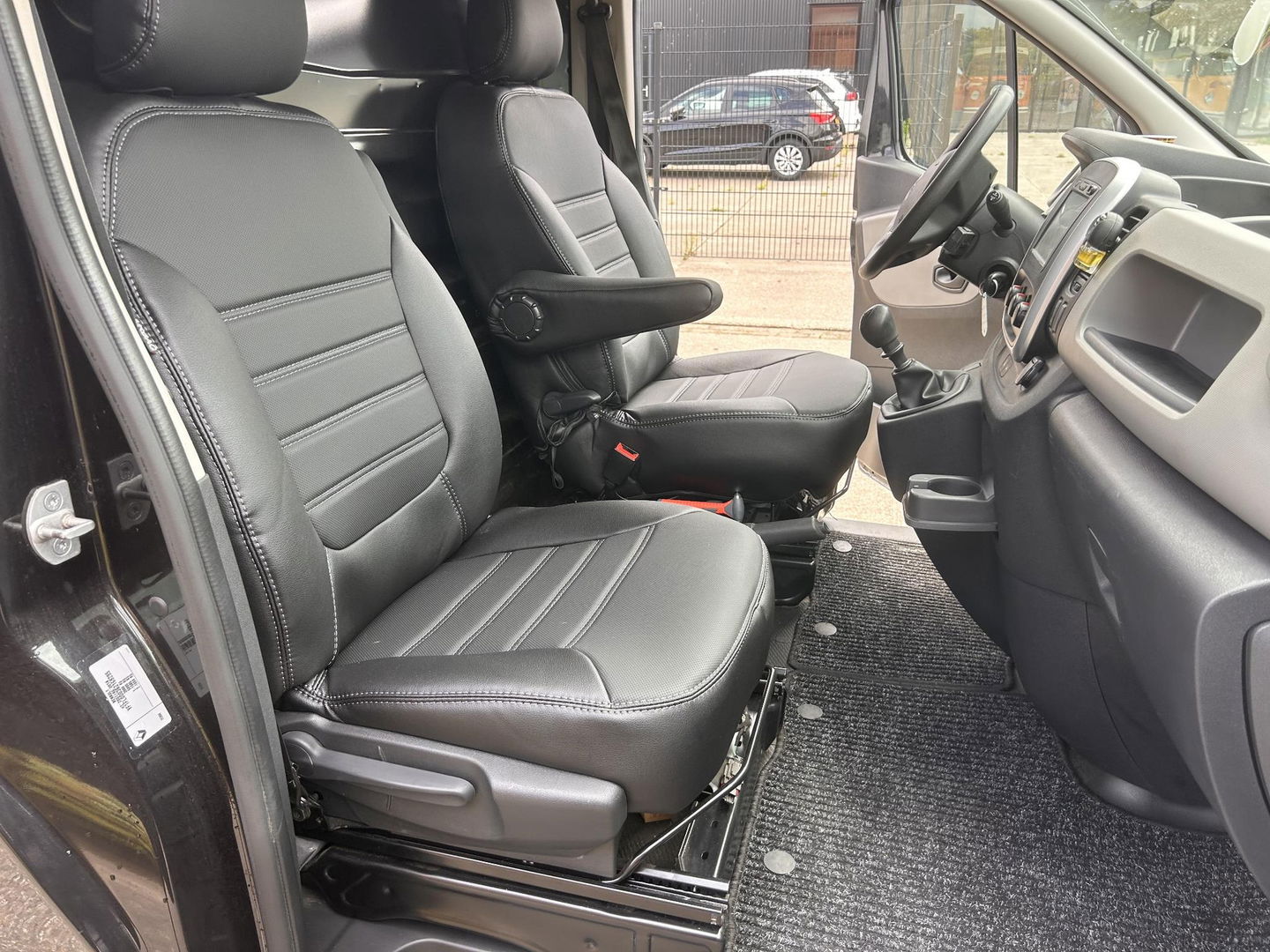 Renault Trafic 1.6 120pk L2H1 | MARGE | Navigatie | Camera | Trekhaak | Sidebars |