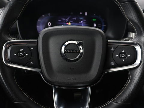 Volvo XC40 Recharge P8 AWD R Design | Stoel & stuurverwarming | Camera | Leder/Alcantara | Adaptive cruise | Keyless | Full LED | Navigatie | Harman/Kardon