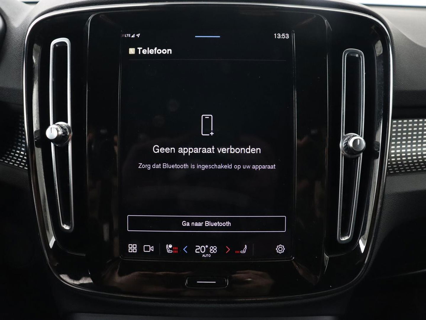 Volvo XC40 Recharge P8 AWD R Design | Stoel & stuurverwarming | Camera | Leder/Alcantara | Adaptive cruise | Keyless | Full LED | Navigatie | Harman/Kardon