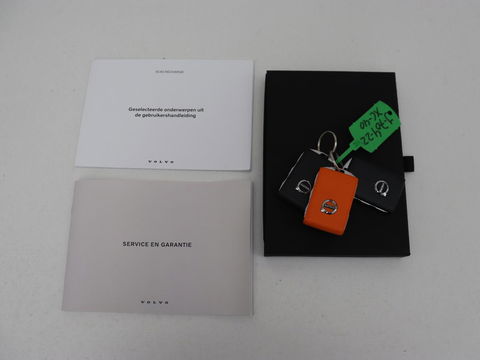 Volvo XC40 Recharge P8 AWD R Design | Stoel & stuurverwarming | Camera | Leder/Alcantara | Adaptive cruise | Keyless | Full LED | Navigatie | Harman/Kardon