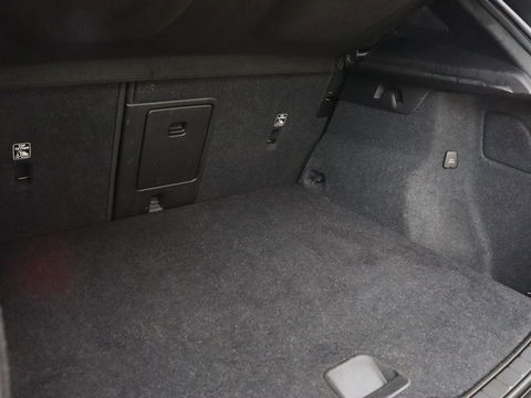 Volvo XC40 Recharge P8 AWD R Design | Stoel & stuurverwarming | Camera | Leder/Alcantara | Adaptive cruise | Keyless | Full LED | Navigatie | Harman/Kardon