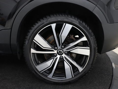 Volvo XC40 Recharge P8 AWD R Design | Stoel & stuurverwarming | Camera | Leder/Alcantara | Adaptive cruise | Keyless | Full LED | Navigatie | Harman/Kardon