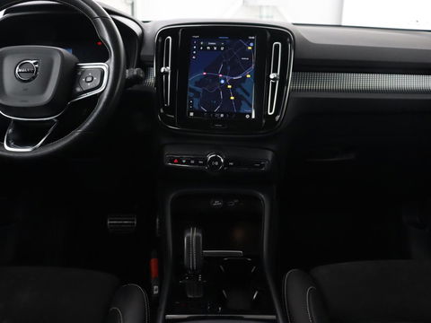 Volvo XC40 Recharge P8 AWD R Design | Stoel & stuurverwarming | Camera | Leder/Alcantara | Adaptive cruise | Keyless | Full LED | Navigatie | Harman/Kardon