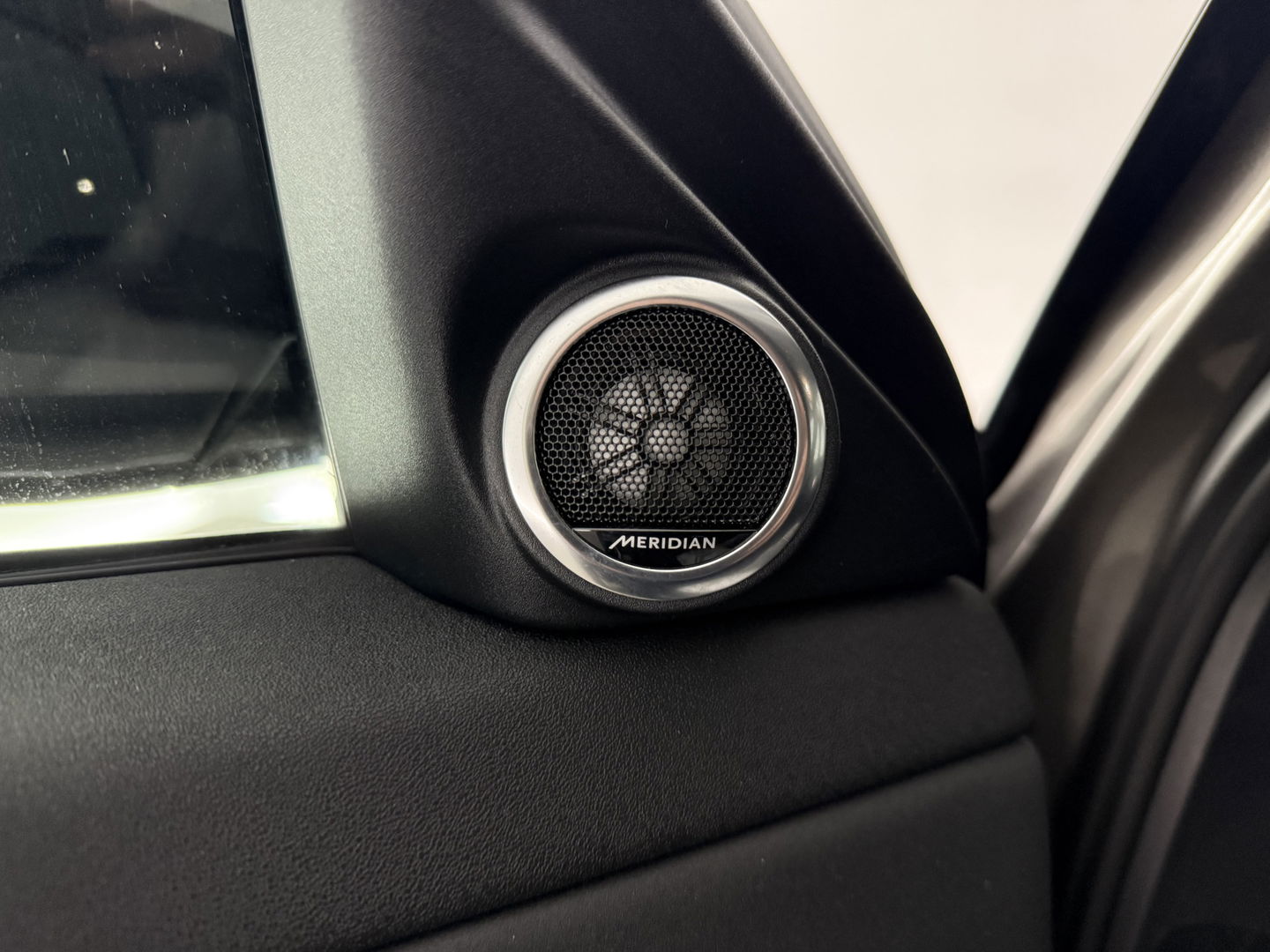 Land Rover Range Rover Evoque 1.5 P300e AWD R-Dynamic S | SOH 95% | Virtual | Memory | Meridian | Adap. Cruise | Camera | Carplay | NAP