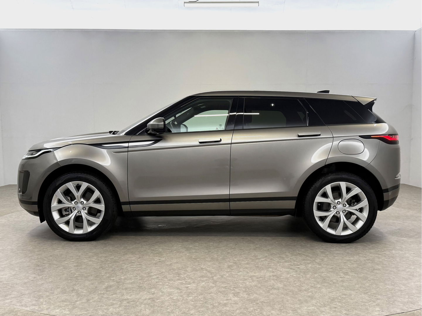 Land Rover Range Rover Evoque 1.5 P300e AWD R-Dynamic S | SOH 95% | Virtual | Memory | Meridian | Adap. Cruise | Camera | Carplay | NAP