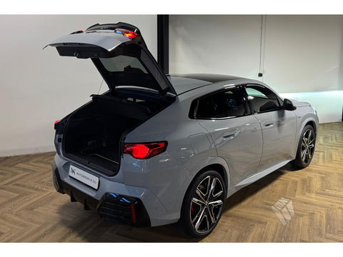 BMW X2 SDrive20i M PANO 360 KEYLESS