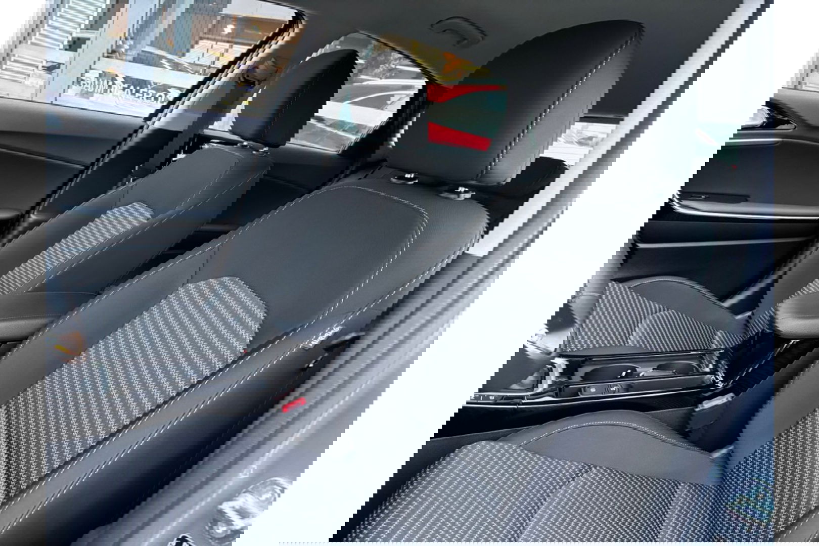 Kia Ceed 1.5 T-GDI AUTOMAAT DYNAMICLINE NAVI LMV PDC WINTERPACK