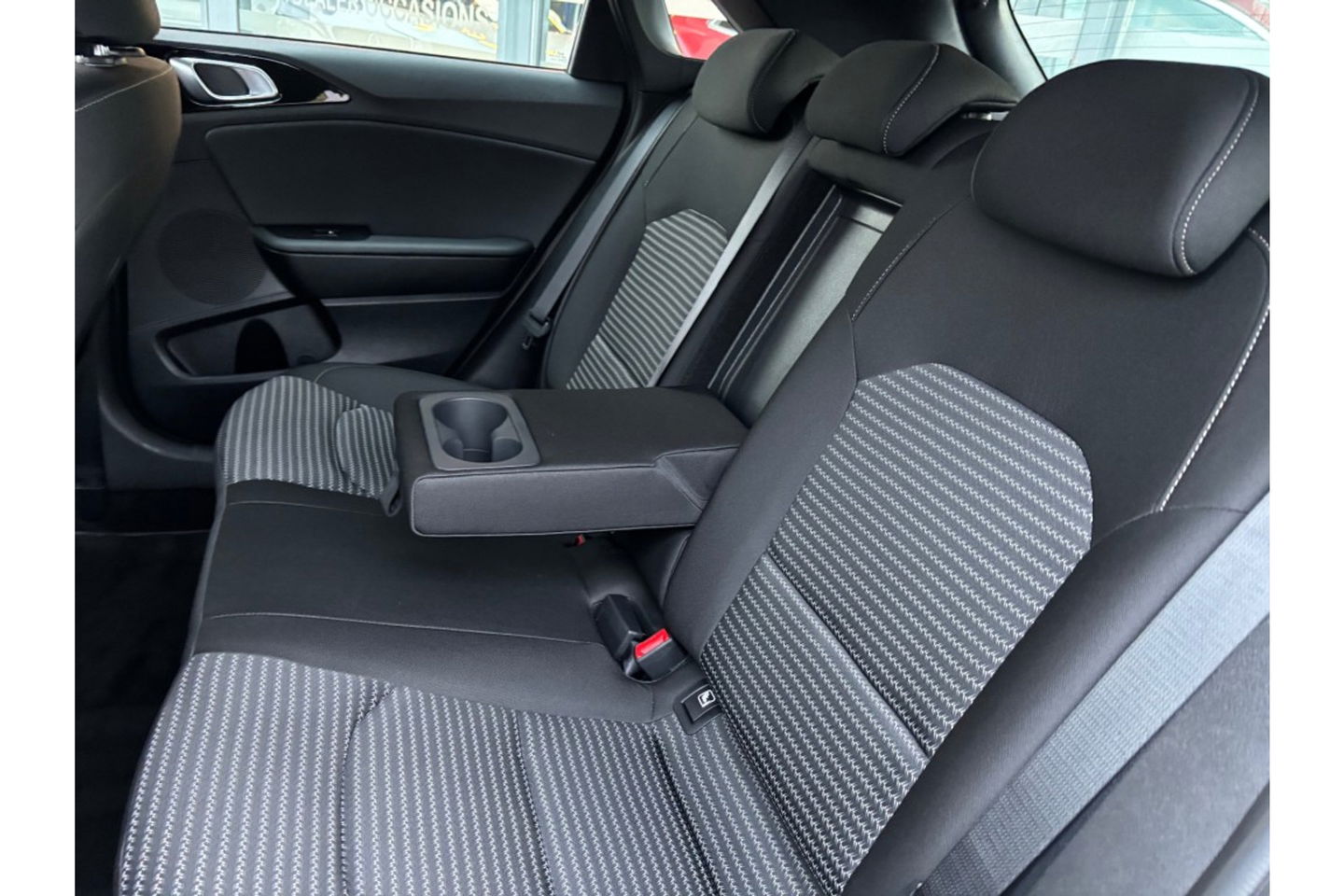 Kia Ceed 1.5 T-GDI AUTOMAAT DYNAMICLINE NAVI LMV PDC WINTERPACK