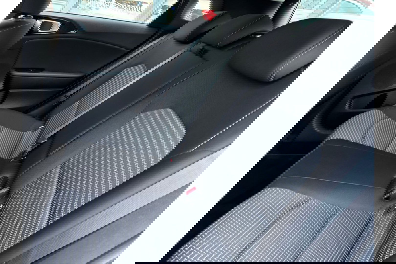 Kia Ceed 1.5 T-GDI AUTOMAAT DYNAMICLINE NAVI LMV PDC WINTERPACK