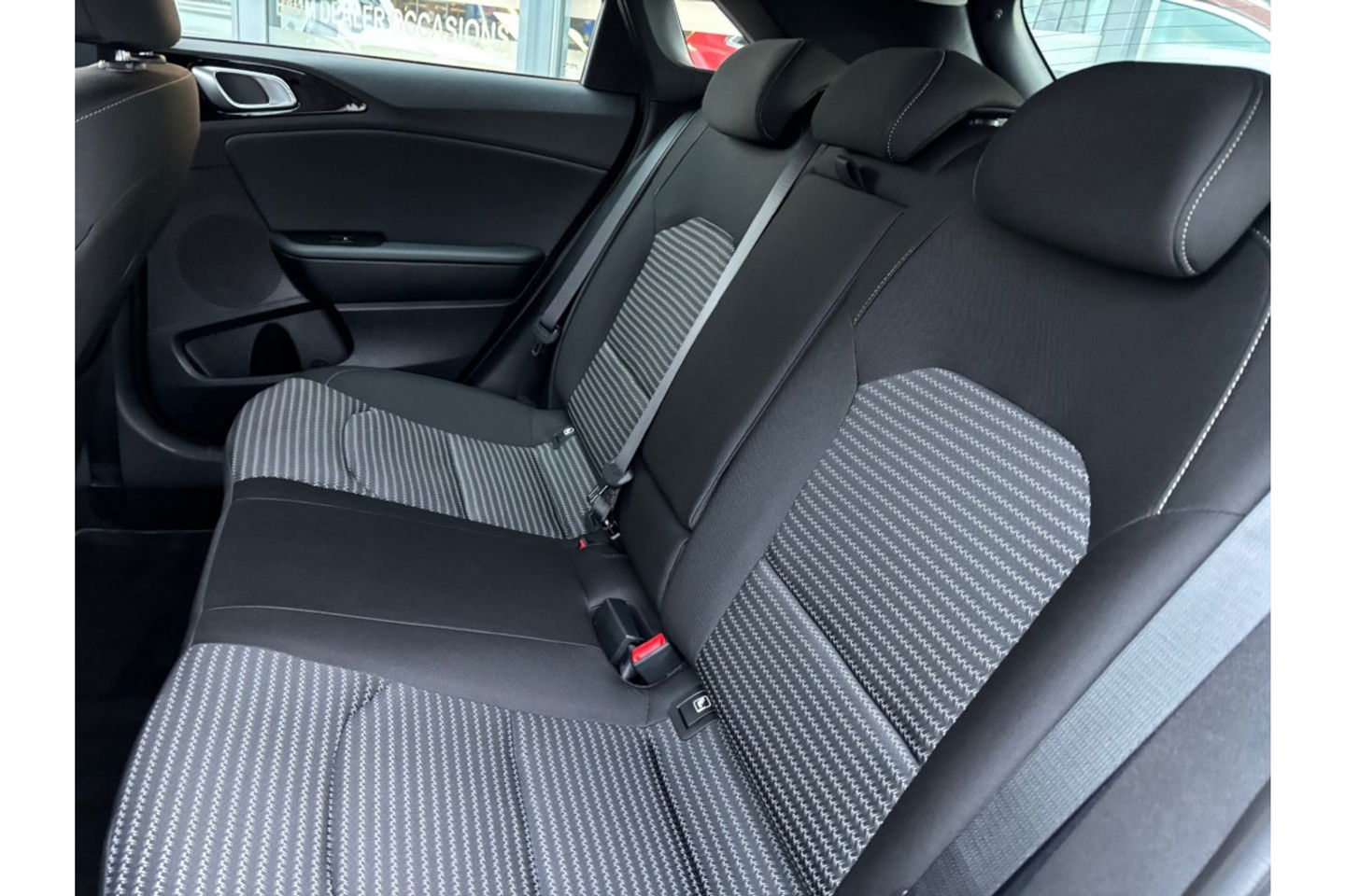 Kia Ceed 1.5 T-GDI AUTOMAAT DYNAMICLINE NAVI LMV PDC WINTERPACK