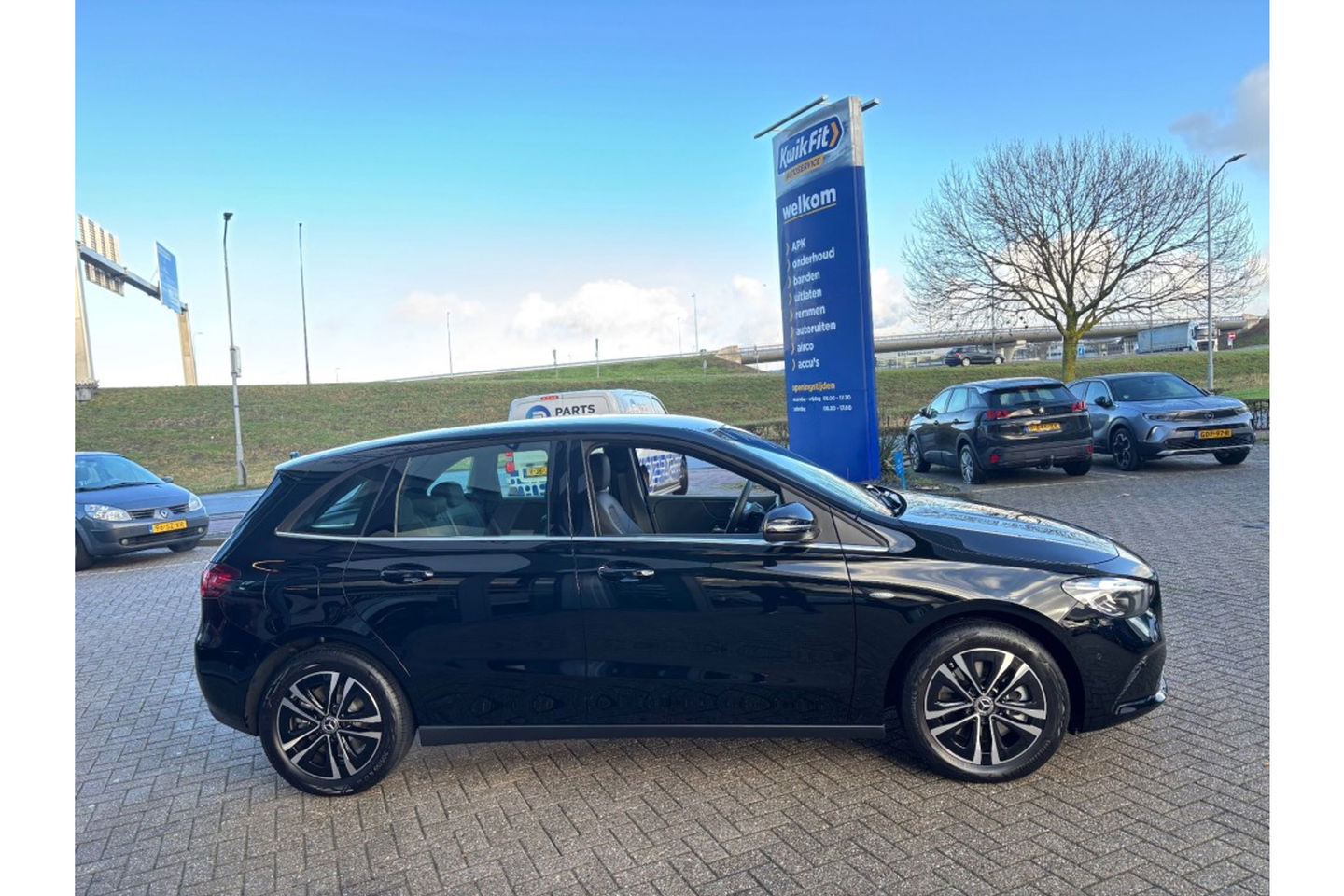 Mercedes-Benz B-Klasse 250E AUTOMAAT BNSSOL LUXLINE NAVI PDC-CAMRERA STOELVW