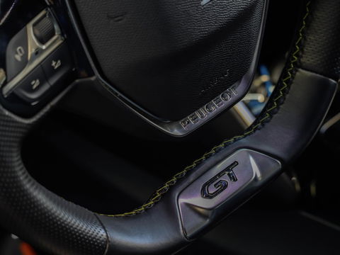 Peugeot e-2008 EV GT Pack 50 kWh 3-fase 136 PK | Slechts 28.677 km!