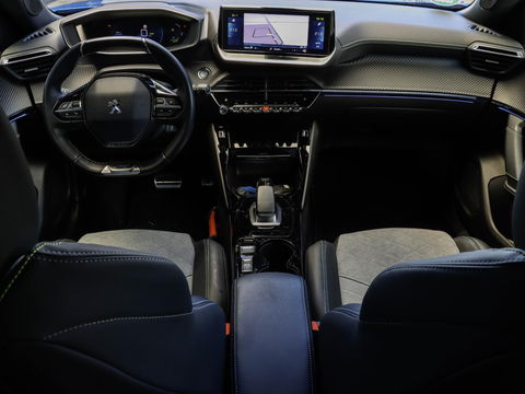 Peugeot e-2008 EV GT Pack 50 kWh 3-fase 136 PK | Slechts 28.677 km!
