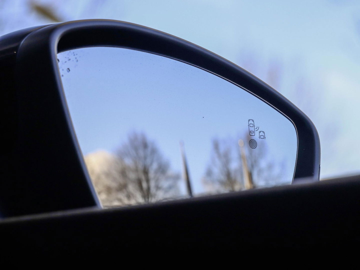 Peugeot e-2008 EV GT Pack 50 kWh 3-fase 136 PK | Slechts 28.677 km!