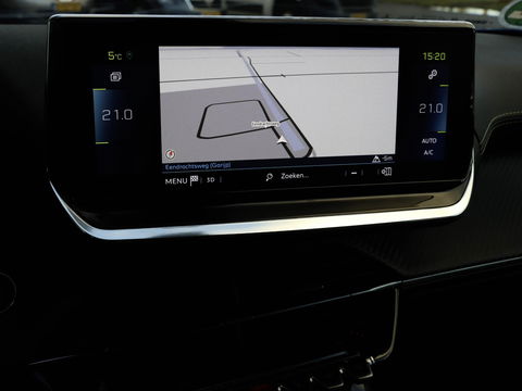 Peugeot e-2008 EV GT Pack 50 kWh 3-fase 136 PK | Slechts 28.677 km!