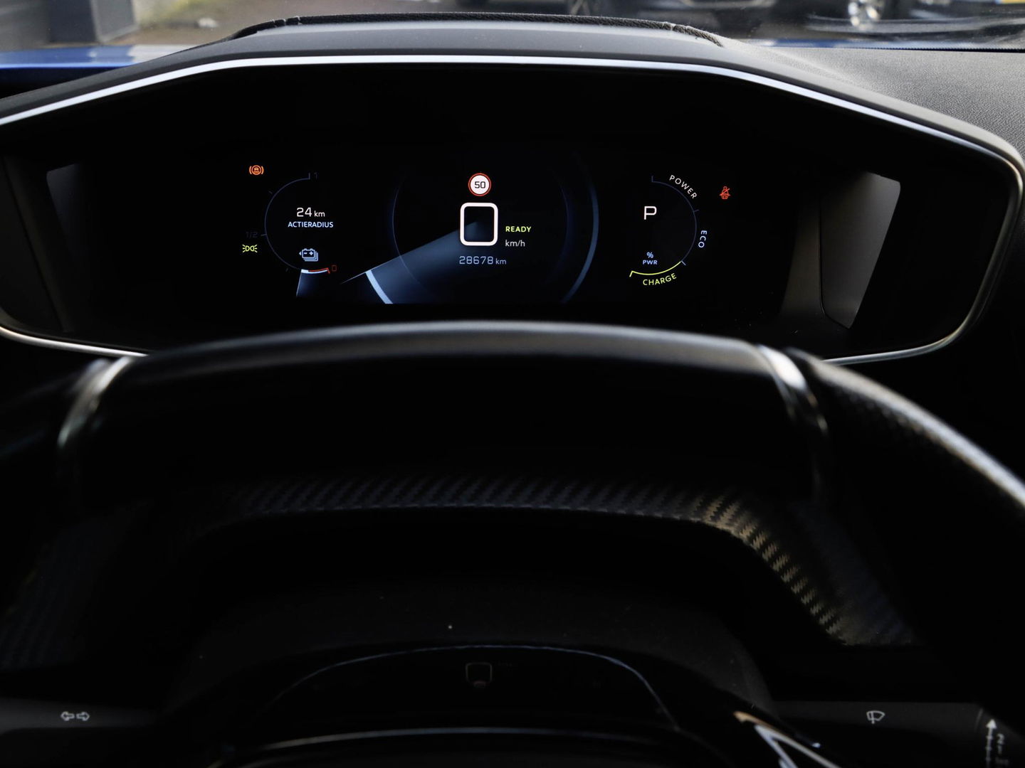 Peugeot e-2008 EV GT Pack 50 kWh 3-fase 136 PK | Slechts 28.677 km!