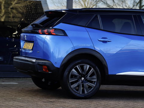 Peugeot e-2008 EV GT Pack 50 kWh 3-fase 136 PK | Slechts 28.677 km!