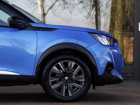 Peugeot e-2008 EV GT Pack 50 kWh 3-fase 136 PK | Slechts 28.677 km!