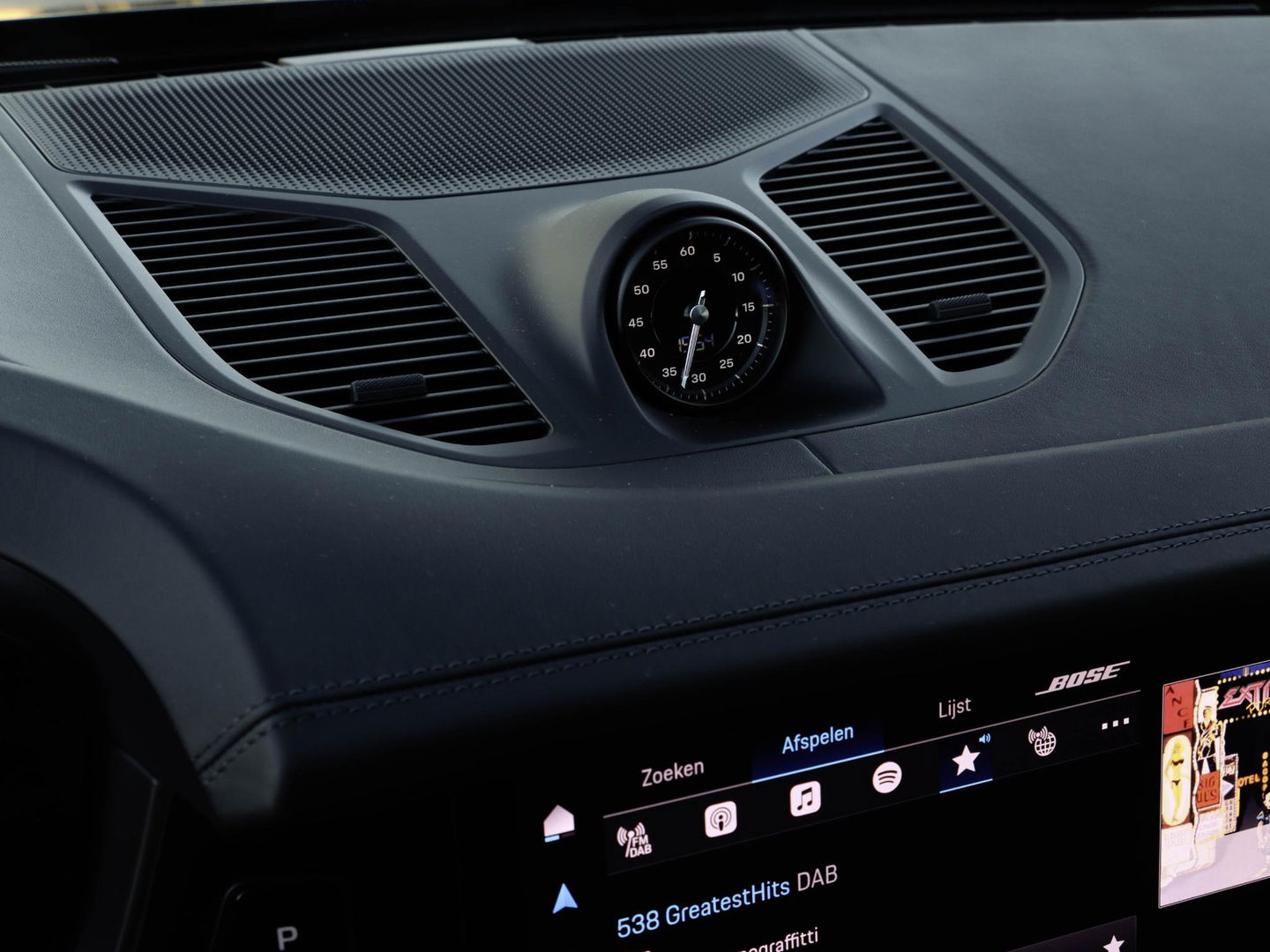 Porsche Cayenne Coupé S e-Hybrid 520PK | Achterasbesturing | Pano | Softclose | SportChronoPlus