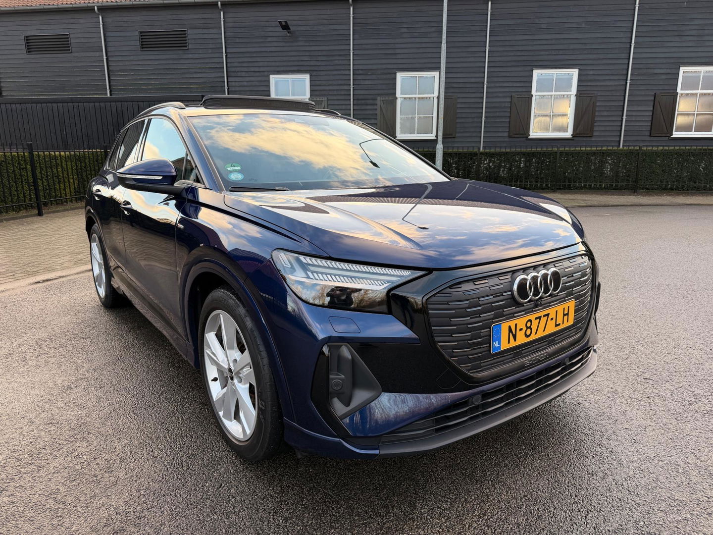 Audi Q4 e-tron 40 Launch edition S Competition 77 kWh 2X S-LINE PANO l MATRIX l CAMERA l ADAPT.CRUISE l ORG.NL l DEALER OND